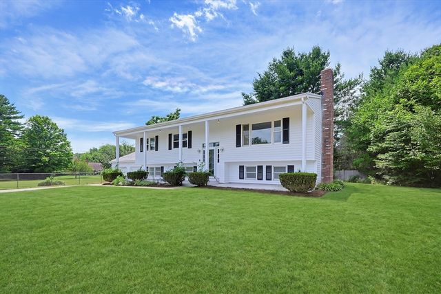 86 North Ave, Mendon, MA 01756