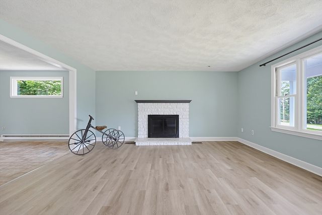 86 North Ave, Mendon, MA 01756