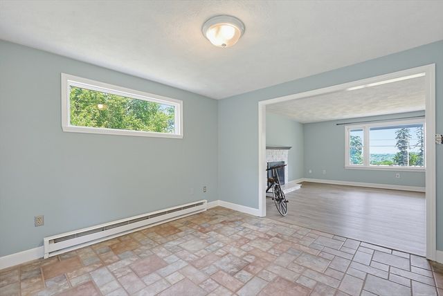 86 North Ave, Mendon, MA 01756