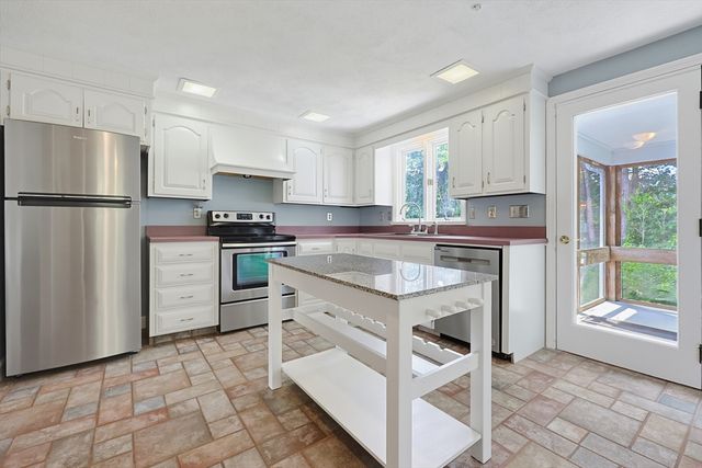 86 North Ave, Mendon, MA 01756