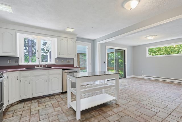 86 North Ave, Mendon, MA 01756