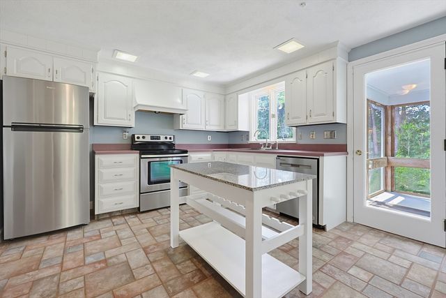 86 North Ave, Mendon, MA 01756