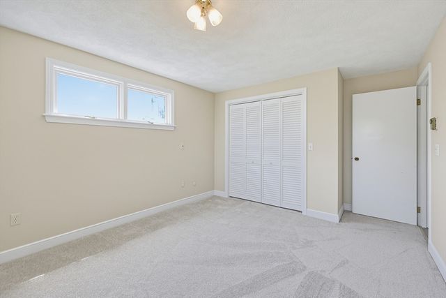 86 North Ave, Mendon, MA 01756