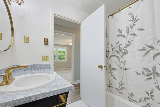 86 North Ave, Mendon, MA 01756