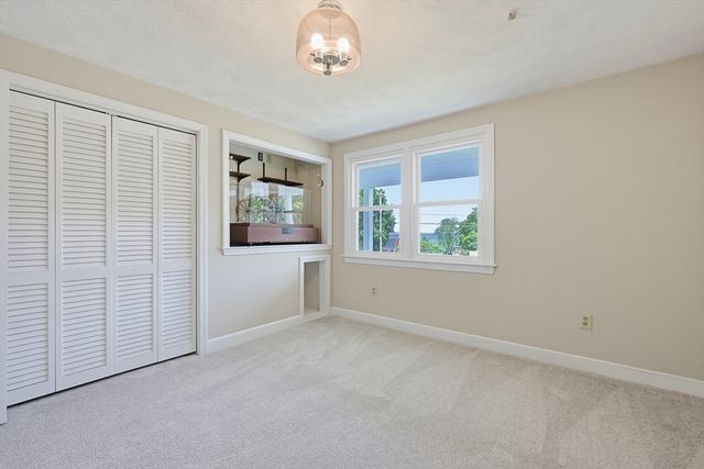 86 North Ave, Mendon, MA 01756