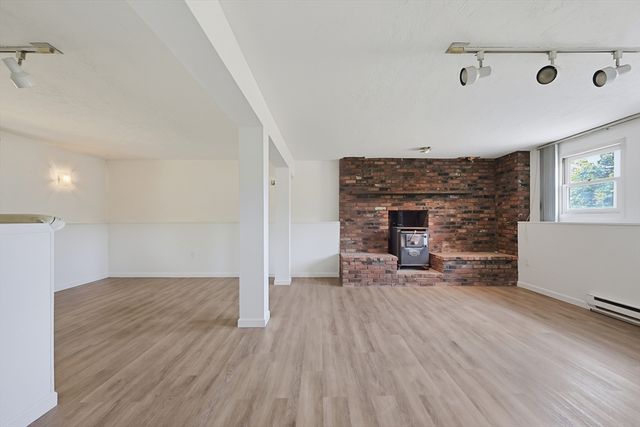 86 North Ave, Mendon, MA 01756