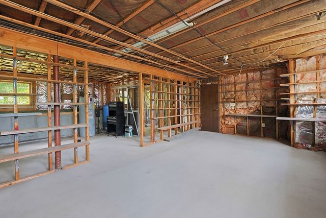 86 North Ave, Mendon, MA 01756