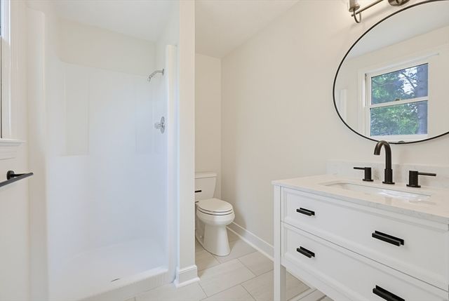 86 North Ave, Mendon, MA 01756