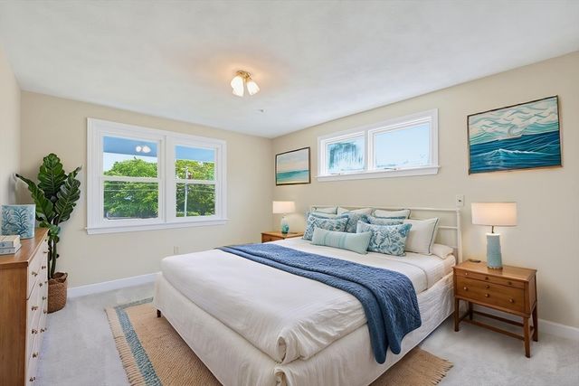 86 North Ave, Mendon, MA 01756