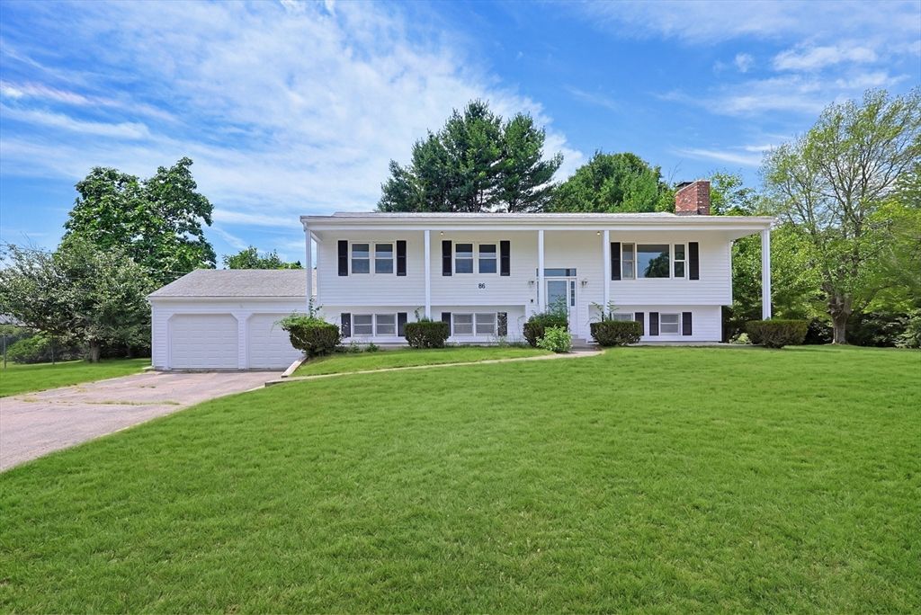 86 North Ave, Mendon, MA 01756