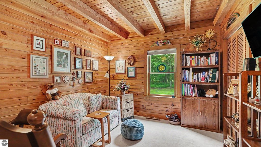 Image 11 of property listing at 5280 S East County Line Road, Shepherd, MI 48883