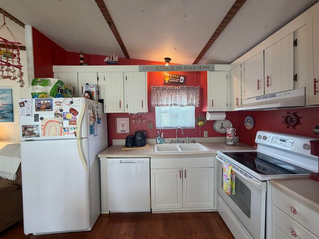 1722 Falcon, Surfside Beach, SC 29575