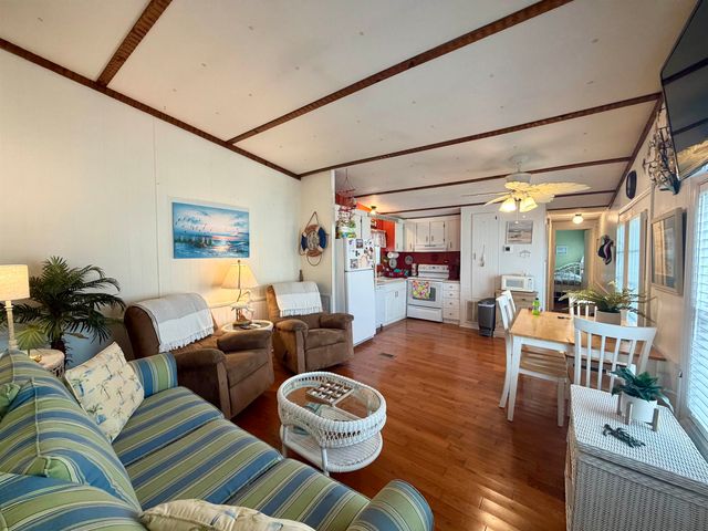 1722 Falcon, Surfside Beach, SC 29575