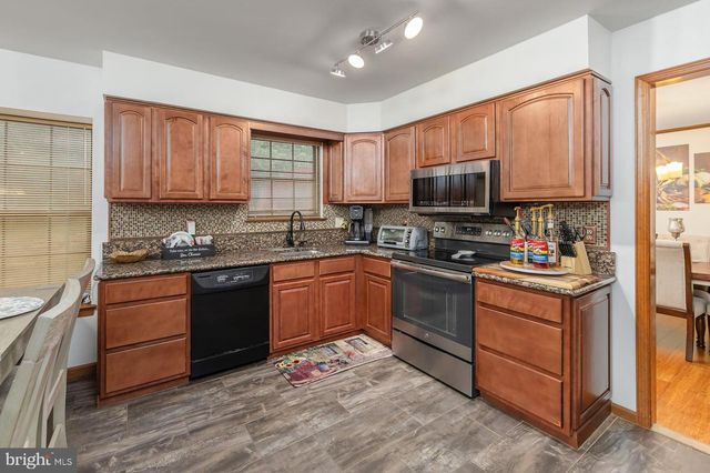 1122 RAINBOW CIRCLE, Pittsgrove, NJ 08318