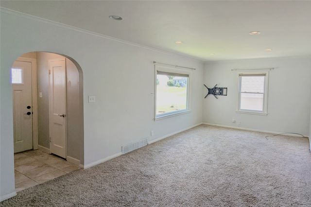 5804 College Avenue, Des Moines, IA 50322