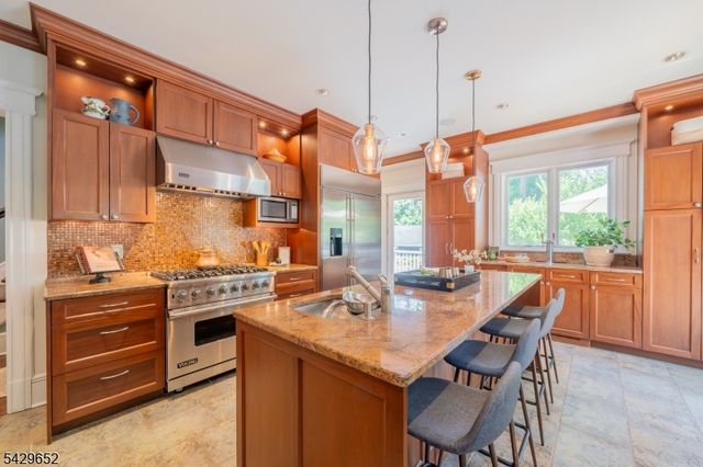 15 Brunswick Road, Montclair Twp., NJ 07042