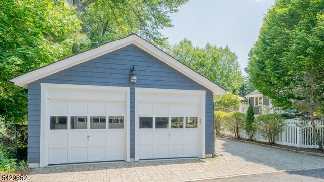 15 Brunswick Road, Montclair Twp., NJ 07042