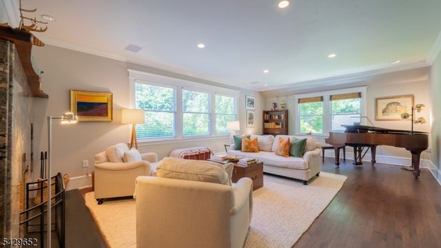 15 Brunswick Road, Montclair Twp., NJ 07042