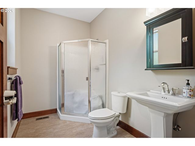 251 BEASLEY Rd, Kelso, WA 98626