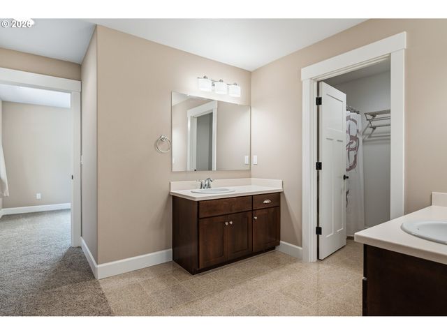 251 BEASLEY Rd, Kelso, WA 98626