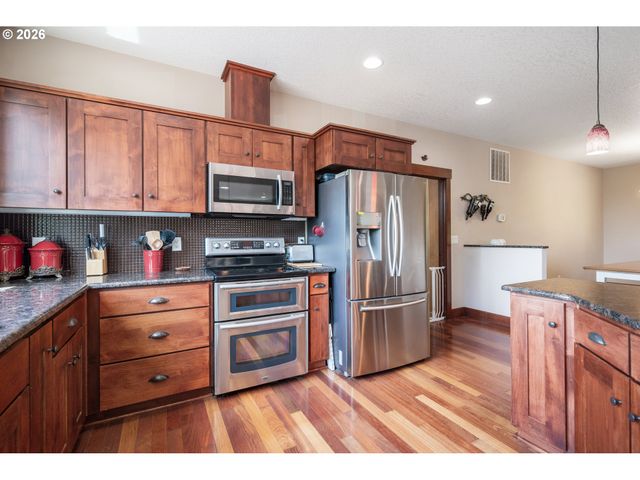 251 BEASLEY Rd, Kelso, WA 98626