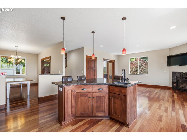 251 BEASLEY Rd, Kelso, WA 98626