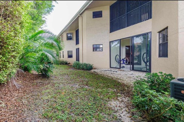6666 Montego Bay Boulevard E, Boca Raton, FL 33433