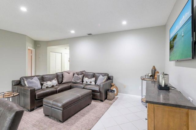 6666 Montego Bay Boulevard E, Boca Raton, FL 33433
