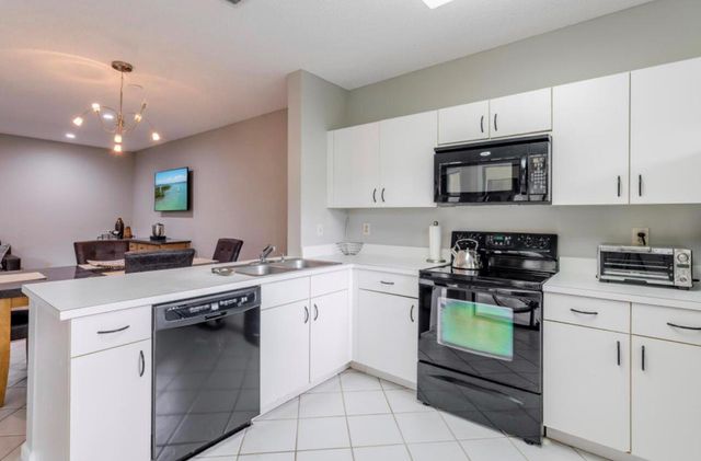 6666 Montego Bay Boulevard E, Boca Raton, FL 33433