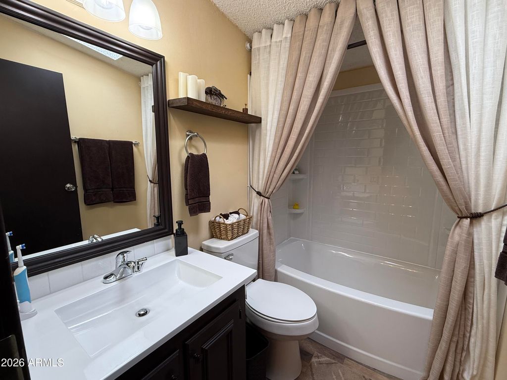 Image 12 of property listing at 5665 S MESQUITE TREE Lane, Hereford, AZ 85615