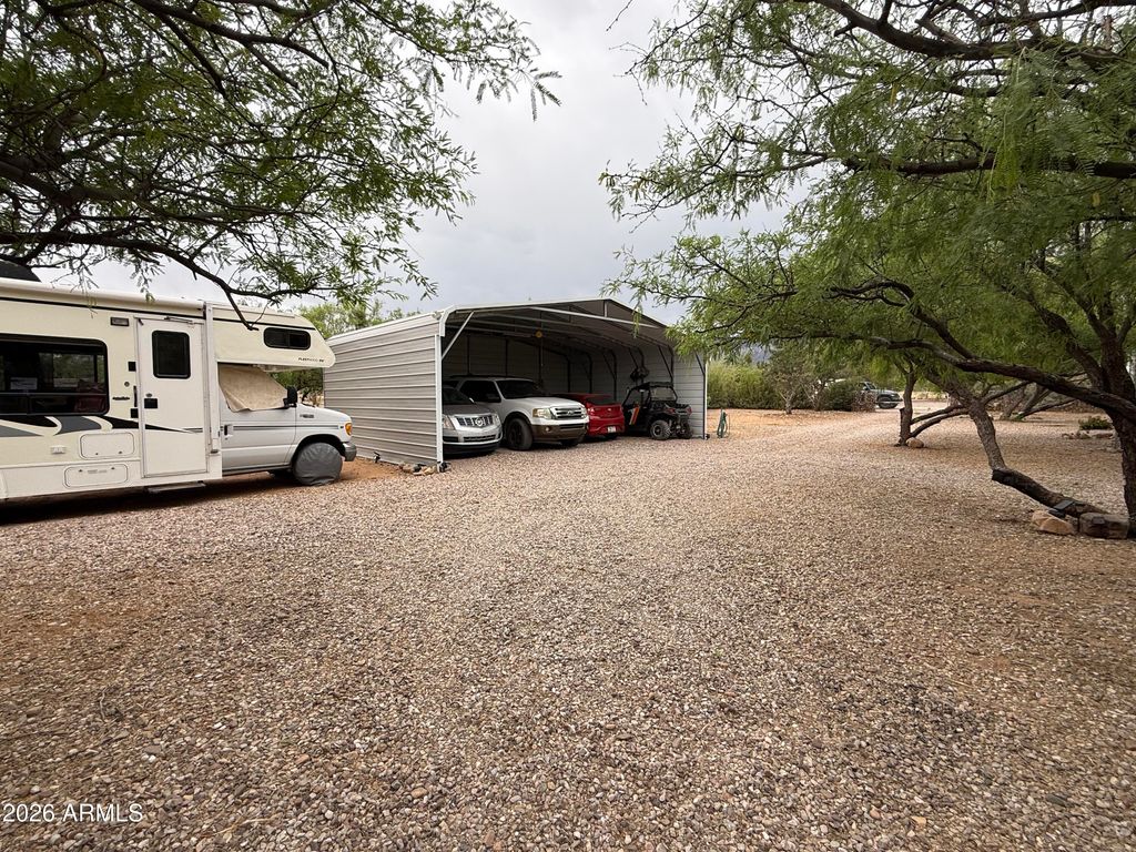 Image 18 of property listing at 5665 S MESQUITE TREE Lane, Hereford, AZ 85615