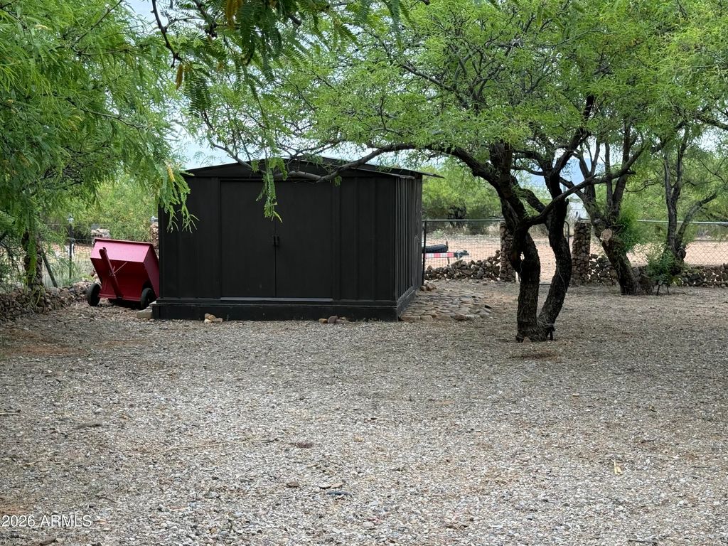 Image 23 of property listing at 5665 S MESQUITE TREE Lane, Hereford, AZ 85615