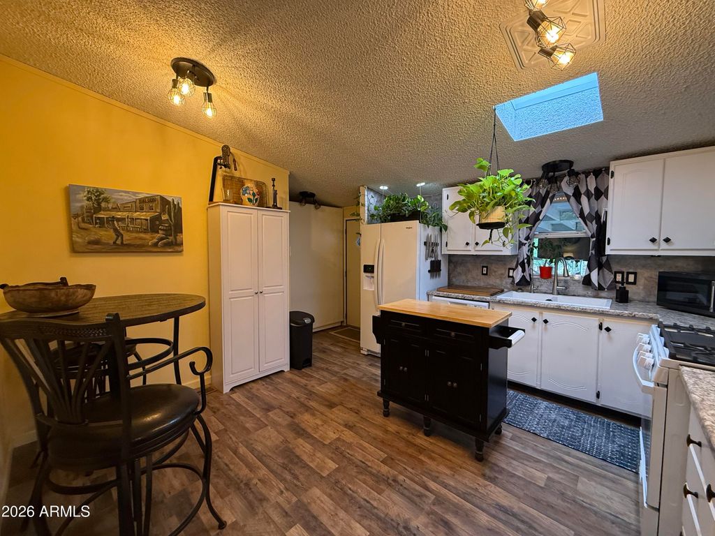 Image 5 of property listing at 5665 S MESQUITE TREE Lane, Hereford, AZ 85615