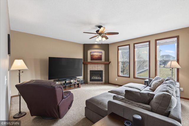 10406 Florida Avenue N, Brooklyn Park, MN 55445