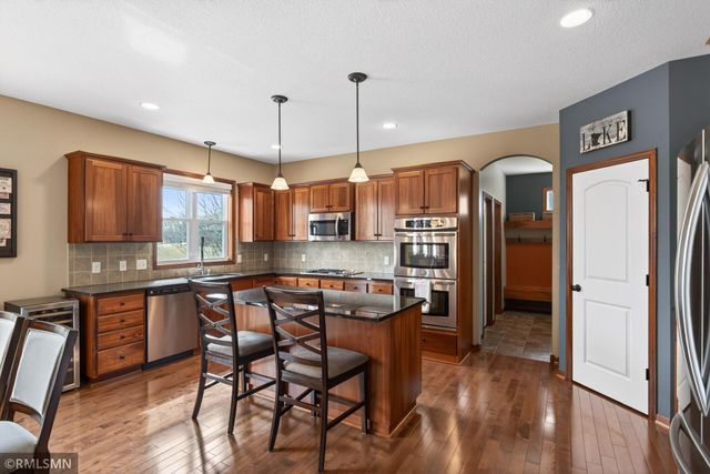 10406 Florida Avenue N, Brooklyn Park, MN 55445