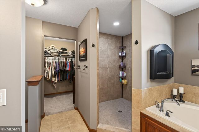 10406 Florida Avenue N, Brooklyn Park, MN 55445