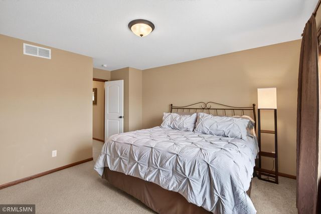 10406 Florida Avenue N, Brooklyn Park, MN 55445