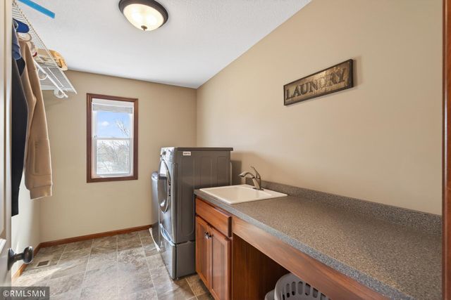 10406 Florida Avenue N, Brooklyn Park, MN 55445