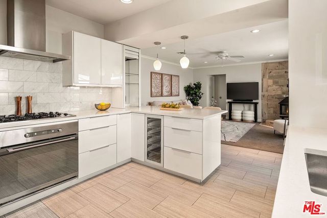 5623 Beck Avenue, North Hollywood, CA 91601