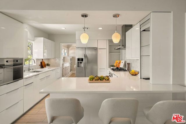 5623 Beck Avenue, North Hollywood, CA 91601