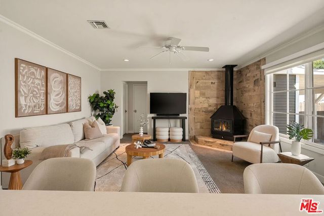 5623 Beck Avenue, North Hollywood, CA 91601