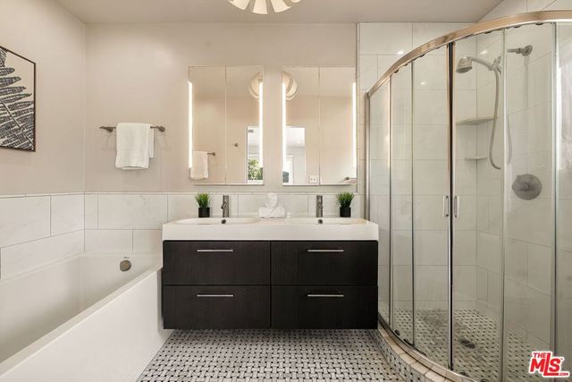 5623 Beck Avenue, North Hollywood, CA 91601