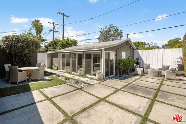 5623 Beck Avenue, North Hollywood, CA 91601