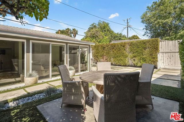 5623 Beck Avenue, North Hollywood, CA 91601