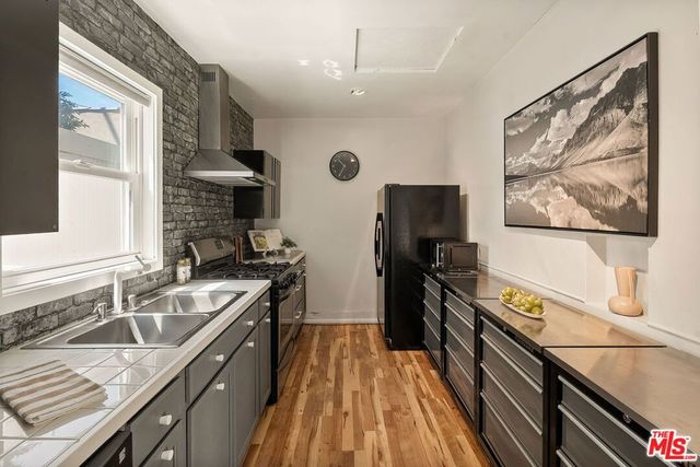 5623 Beck Avenue, North Hollywood, CA 91601