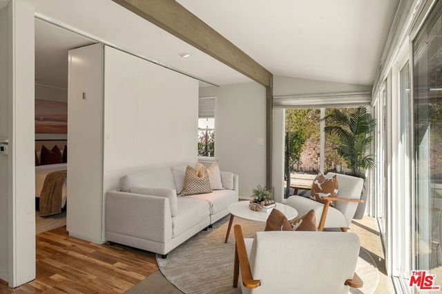 5623 Beck Avenue, North Hollywood, CA 91601