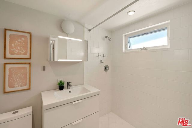 5623 Beck Avenue, North Hollywood, CA 91601