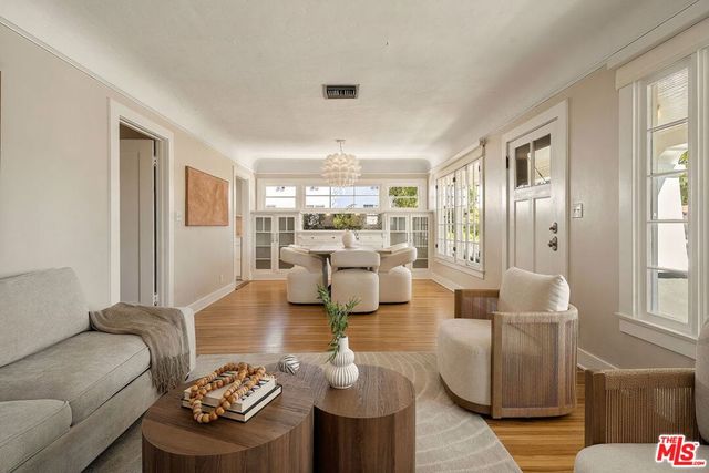 5623 Beck Avenue, North Hollywood, CA 91601