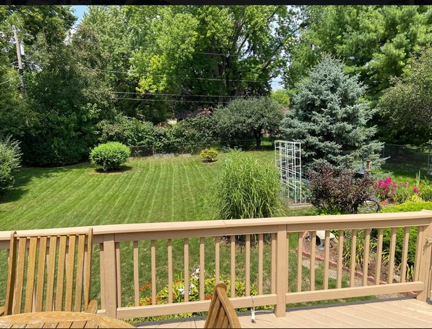 20 Hickory Lane, Algonquin, IL 60102