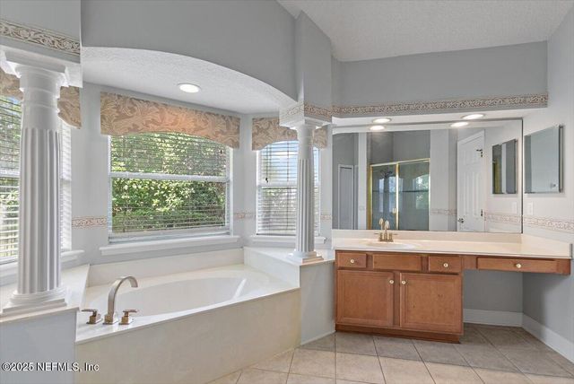 11185 TURNBRIDGE Drive, Jacksonville, FL 32256